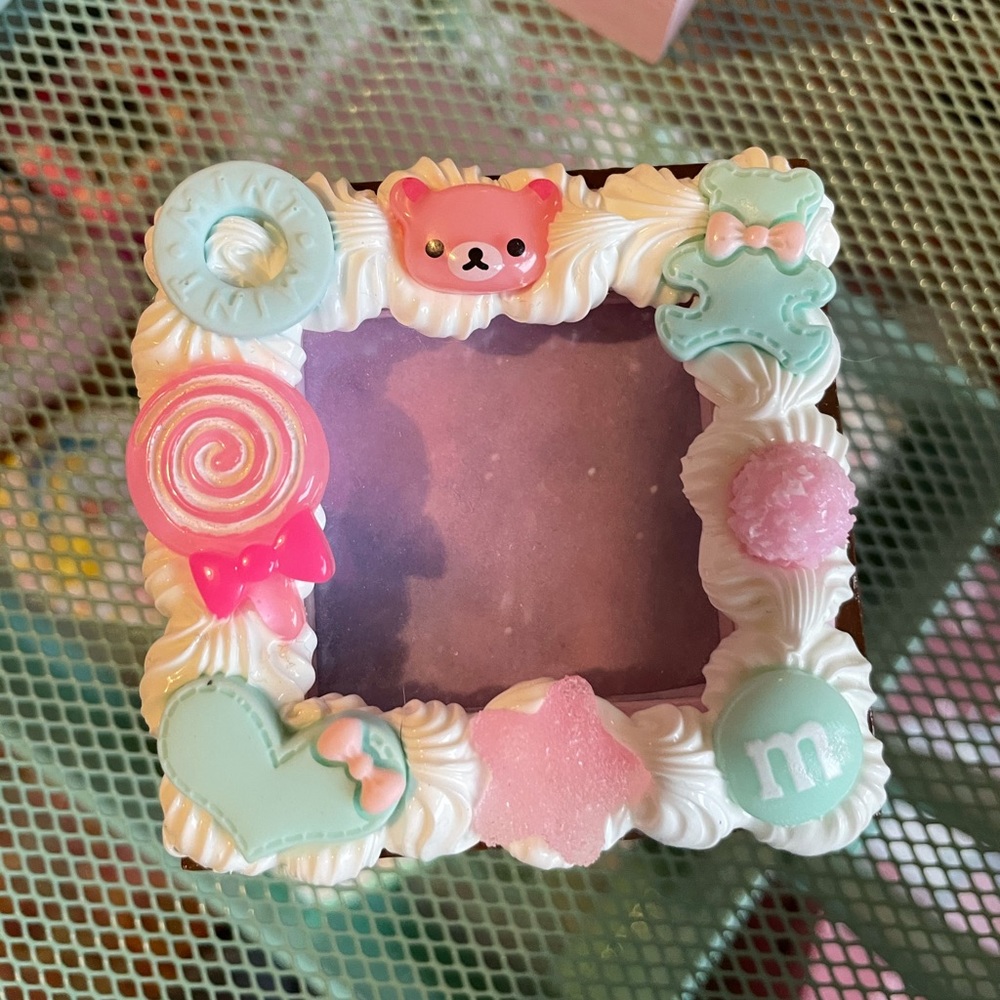 Deco whip trinket box